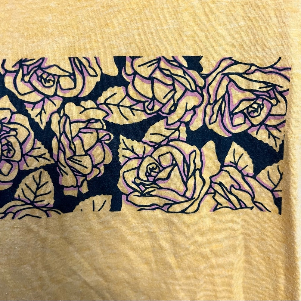 Free State woman’s T-shirt. Size Small Yellow - Picture 4 of 8